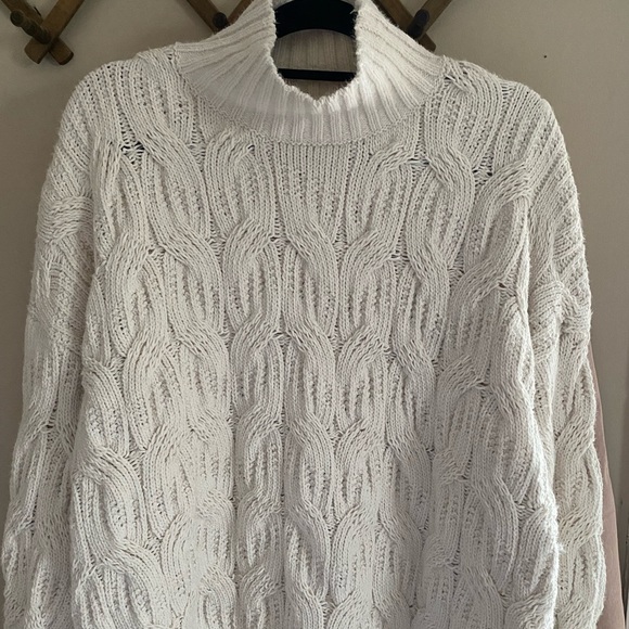 Comfy cable knit sweater - Picture 2 of 5